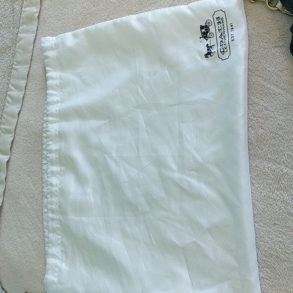 Black and gold Coach Poppy bag - Picture 6 of 6